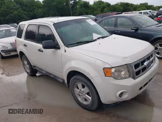2012 Ford Escape XLS z VIN 1FMCU9C79CKA78649, wystawiony jako IAAI lot #42160140 z przebiegiem 211 880 mil mil oraz . Historia ofert i sprzedaży dostępna na DreamBid. Obrazek 1.