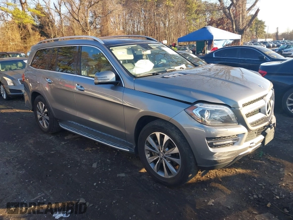 2015 Mercedes-Benz GL-Class GL 450 with VIN 4JGDF6EEXFA471143, listed as a IAAI auction lot 41062987 with 134,674 mi miles. Bid and sale history available at carsss.com. Image 1.