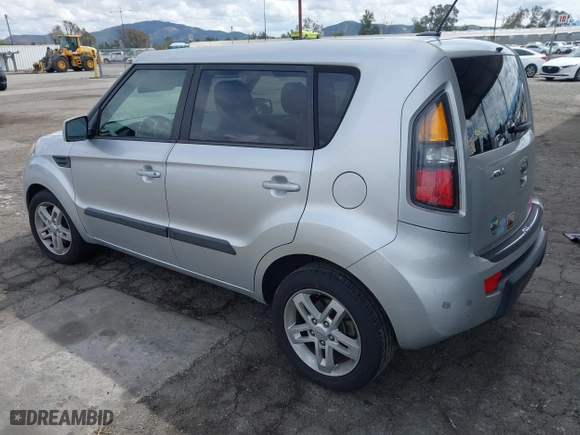 2011 Kia Soul + with VIN KNDJT2A22B7706579, listed as a IAAI auction lot 41921442 with 162,383 mi miles. Bid and sale history available at carsss.com. Image 3.