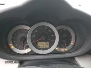 2008 Toyota RAV4 Limited с VIN JTMBD31V486073230, выставлен на аукционе Copart как лот 44893285 с пробегом 137 706 миль миль и Чистый • Clean title. История ставок и продаж доступна на DreamBid. Изображение 9.
