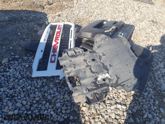 2018 Chevrolet Silverado 1500 LT with VIN 1GCUKRECXJF198247, listed as a Copart auction lot 49496595 with 81,408 mi miles and Salvage Title. Bid and sale history available at DreamBid. Image 12.
