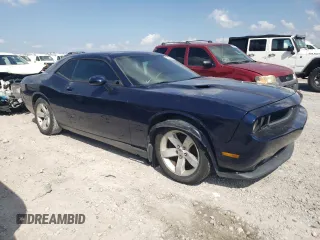 2013 Dodge Challenger SXT z VIN 2C3CDYAG4DH676114, wystawiony jako Copart lot #55225035 z przebiegiem Nie podano mil oraz Szkody całkowita. Historia ofert i sprzedaży dostępna na DreamBid. Obrazek 4.