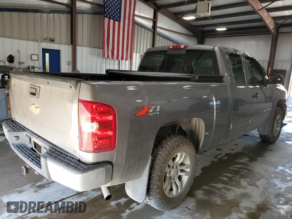 2007 Chevrolet Silverado 1500 1LT with VIN 1GCEK19J87E507890, listed as a Copart auction lot 54205995 with 131,642 mi miles and Salvage Title. Bid and sale history available at DreamBid. Image 3.