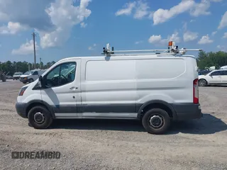 2017 Ford Transit z VIN 1FTYR1YM8HKA85286, wystawiony jako IAAI lot #42449147 z przebiegiem 230 391 mil mil oraz . Historia ofert i sprzedaży dostępna na DreamBid. Obrazek 14.