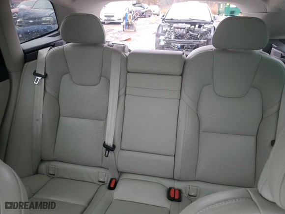 2019 Volvo XC60 Inscription with VIN LYV102RL9KB228100, listed as a Copart auction lot 70402002 with 52,019 mi miles. Bid and sale history available at carsss.com. Image 10.