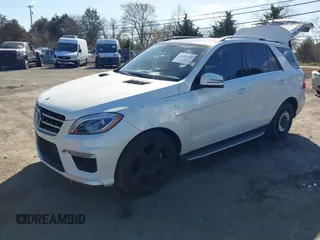 2014 Mercedes-Benz M 63 AMG z VIN 4JGDA7EB2EA339177, wystawiony jako IAAI lot #41883758 z przebiegiem 111 416 mil mil oraz . Historia ofert i sprzedaży dostępna na DreamBid. Obrazek 17.