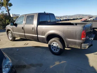 2005 Ford Super Duty F-250 XL with VIN 1FTSW20525EA80684, listed as a Copart auction lot 89100935 with 0 mi miles and Salvage Title. Bid and sale history available at carsss.com. Image 2.