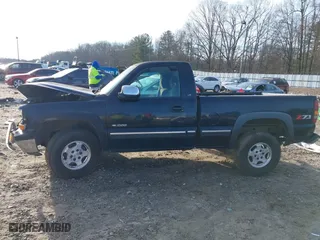 2001 Chevrolet Silverado 1500 LS with VIN 1GCEK14T11Z103743, listed as a IAAI auction lot 41300118 with 1 mi miles. Bid and sale history available at carsss.com. Image 14.