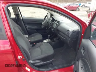 2019 Mitsubishi Mirage ES z VIN ML32F3FJ8KHF14469, wystawiony jako IAAI lot #41794796 z przebiegiem 135 373 mil mil oraz . Historia ofert i sprzedaży dostępna na DreamBid. Obrazek 5.