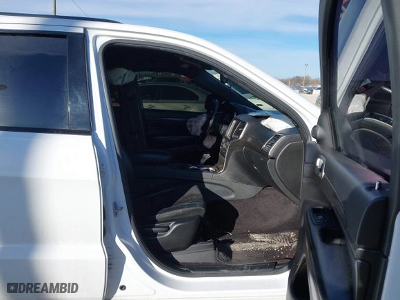 2018 Jeep Grand Cherokee Laredo E with VIN 1C4RJFAG6JC137155, listed as a IAAI auction lot 41391410 with 108,271 mi miles. Bid and sale history available at carsss.com. Image 5.