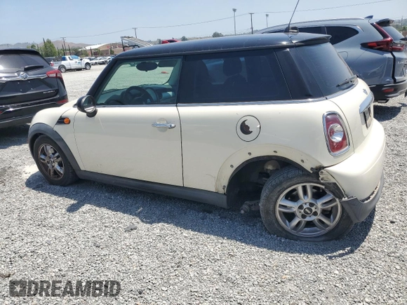 2013 MINI Hardtop z VIN WMWSU3C50DT685902, wystawiony jako Copart lot #58071935 z przebiegiem 114 908 mil mil oraz Szkoda całkowita • Salvage title. Historia ofert i sprzedaży dostępna na DreamBid. Obrazek 2.