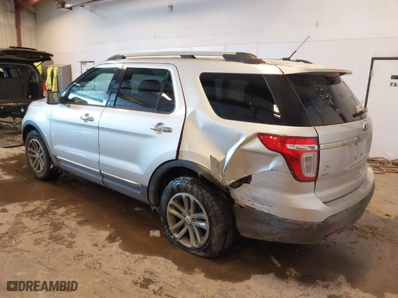 2014 Ford Explorer XLT with VIN 1FM5K8D83EGB74119, listed as a IAAI auction lot 41636470 with NaN miles. Bid and sale history available at carsss.com. Image 3.