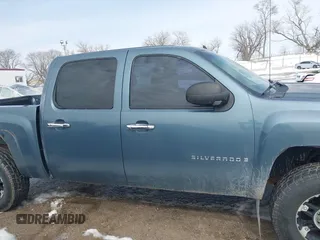 2009 Chevrolet Silverado 1500 LT with VIN 2GCEK233591134697, listed as a IAAI auction lot 41716904 with 211,681 mi miles and . Bid and sale history available at DreamBid. Image 13.
