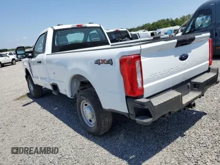 2024 Ford F-250 XL z VIN 1FTBF2BAXREC40360, wystawiony jako Copart lot #53801415 z przebiegiem Nie podano mil oraz Szkoda całkowita • Salvage title. Historia ofert i sprzedaży dostępna na DreamBid. Obrazek 2.