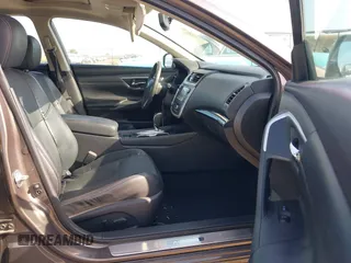2016 Nissan Altima SR with VIN 1N4AL3AP8GC210448, listed as a IAAI auction lot 42152335 with 158,351 mi miles and . Bid and sale history available at carsss.com. Image 5.
