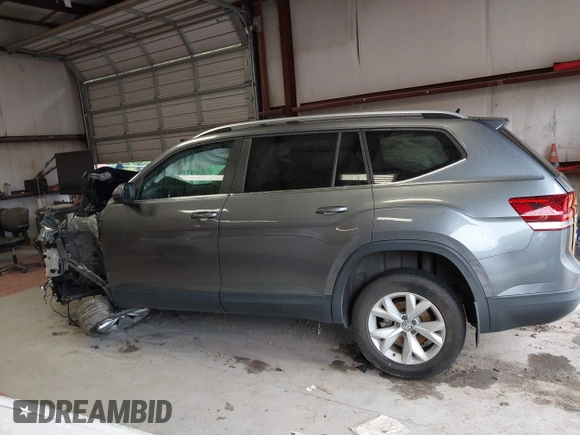 2018 Volkswagen Atlas SE with VIN 1V2LR2CA5JC521085, listed as a IAAI auction lot 42322031 with 100,262 mi miles and . Bid and sale history available at DreamBid. Image 15.