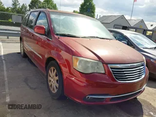 2014 Chrysler Town & Country Touring z VIN 2C4RC1BG3ER314706, wystawiony jako IAAI lot #42333684 z przebiegiem 210 455 mil mil oraz . Historia ofert i sprzedaży dostępna na DreamBid. Obrazek 1.