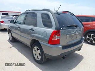 2010 Kia Sportage LX z VIN KNDKG3A40A7710743, wystawiony jako IAAI lot #42446995 z przebiegiem 282 954 mil mil oraz . Historia ofert i sprzedaży dostępna na DreamBid. Obrazek 3.