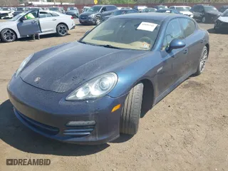 2011 Porsche Panamera with VIN WP0AA2A78BL013850, listed as a IAAI auction lot 42095245 with 104,730 mi miles. Bid and sale history available at carsss.com. Image 6.