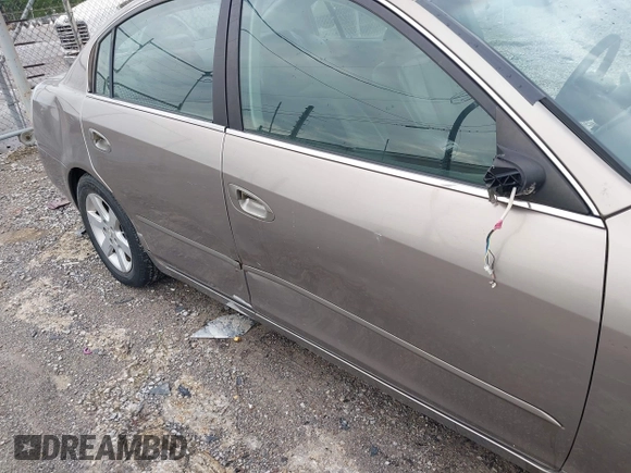 2003 Nissan Altima S with VIN 1N4AL11D33C252059, listed as a IAAI auction lot 42079201 with 152,510 mi miles. Bid and sale history available at carsss.com. Image 6.