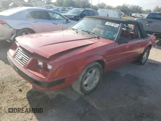1983 Ford Mustang z VIN 1FABP27FXDF203061, wystawiony jako Copart lot #84397664 z przebiegiem 25 817 mil mil oraz Czysty tytuł • Clean title. Historia ofert i sprzedaży dostępna na DreamBid. Obrazek 1.
