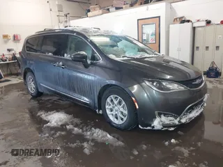 2020 Chrysler Pacifica Touring L with VIN 2C4RC1BG8LR279299, listed as a IAAI auction lot 41515944 with 118,948 mi miles and . Bid and sale history available at DreamBid. Image 1.