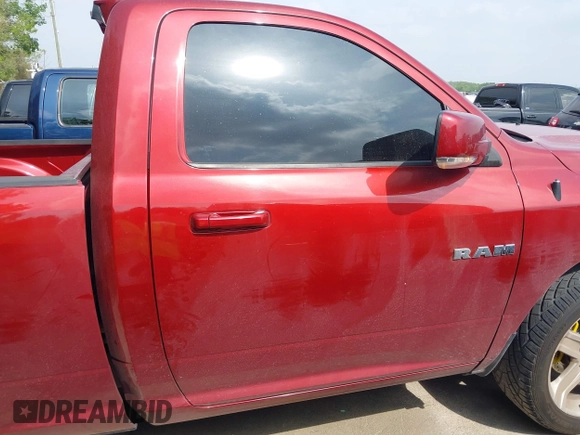 2014 Ram 1500 R/T with VIN 3C6JR6CT5EG153115, listed as a IAAI auction lot 41940587 with 142,323 mi miles. Bid and sale history available at carsss.com. Image 13.