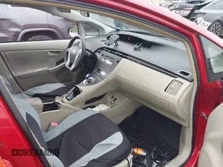 2011 Toyota Prius I z VIN JTDKN3DU6B1460415, wystawiony jako IAAI lot #42376205 z przebiegiem 186 439 mil mil oraz . Historia ofert i sprzedaży dostępna na DreamBid. Obrazek 5.