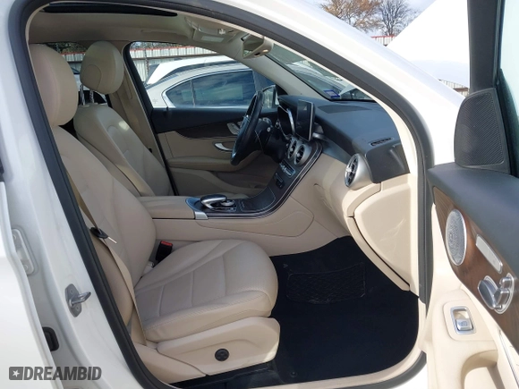 2019 Mercedes-Benz GLC with VIN WDC0G4KB0KV154015, listed as a IAAI auction lot 41049218 with 38,473 mi miles. Bid and sale history available at carsss.com. Image 5.