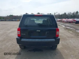 2008 Jeep Patriot Sport with VIN 1J8FF28W78D728568, listed as a IAAI auction lot 42091256 with 166,876 mi miles. Bid and sale history available at carsss.com. Image 15.