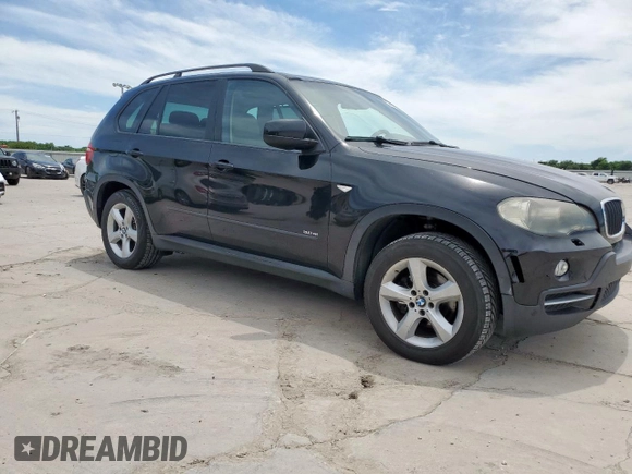 2008 BMW X5 3.0si z VIN 5UXFE43588L009967, wystawiony jako Copart lot #57900245 z przebiegiem 137 882 mil mil oraz Czysty tytuł • Clean title. Historia ofert i sprzedaży dostępna na DreamBid. Obrazek 4.