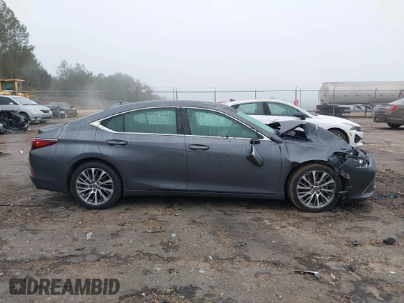 2020 Lexus ES with VIN 58ADZ1B10LU056394, listed as a IAAI auction lot 41172277 with 104,688 mi miles. Bid and sale history available at carsss.com. Image 13.