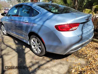 2015 Chrysler 200 Limited z VIN 1C3CCCAB0FN656088, wystawiony jako IAAI lot #41710154 z przebiegiem 154 091 mil mil oraz . Historia ofert i sprzedaży dostępna na DreamBid. Obrazek 3.