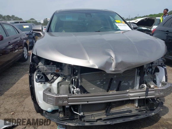 2018 Lincoln MKX Reserve with VIN 2LMPJ6LR7JBL11787, listed as a IAAI auction lot 42032661 with 27,992 mi miles. Bid and sale history available at carsss.com. Image 6.