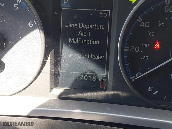 2017 Toyota RAV4 LE with VIN JTMZFREV8HJ111318, listed as a IAAI auction lot 41649660 with 117,018 mi miles. Bid and sale history available at carsss.com. Image 7.