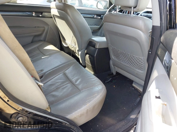 2011 Kia Sorento SX with VIN 5XYKW4A21BG160335, listed as a IAAI auction lot 41844704 with 242,375 mi miles. Bid and sale history available at carsss.com. Image 8.