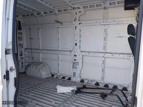 2021 Ram ProMaster Cargo Van with VIN 3C6LRVDG1ME523121, listed as a IAAI auction lot 42076794 with 91,589 mi miles. Bid and sale history available at carsss.com. Image 8.