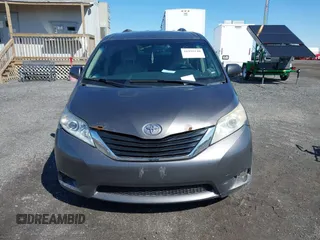 2011 Toyota Sienna LE with VIN 5TDJK3DC1BS016258, listed as a IAAI auction lot 41995140 with 200,903 mi miles. Bid and sale history available at carsss.com. Image 12.