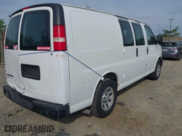 2010 Chevrolet Express Cargo z VIN 1GCUGADX3A1150240, wystawiony jako IAAI lot #42081426 z przebiegiem 533 686 mil mil oraz . Historia ofert i sprzedaży dostępna na DreamBid. Obrazek 4.