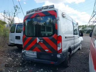 2017 Ford Transit z VIN 1FDYR2CM6HKB35997, wystawiony jako IAAI lot #38714739 z przebiegiem 114 147 mil mil oraz . Historia ofert i sprzedaży dostępna na DreamBid. Obrazek 4.