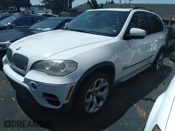 2011 BMW X5 35d z VIN 5UXZW0C59BL662592, wystawiony jako IAAI lot #42317116 z przebiegiem 93 848 mil mil oraz . Historia ofert i sprzedaży dostępna na DreamBid. Obrazek 2.