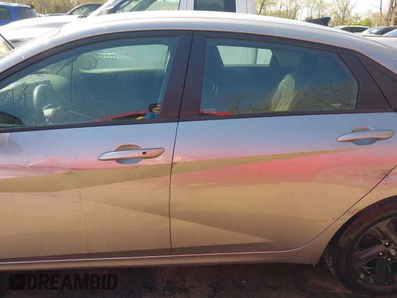 2023 Hyundai Elantra SEL with VIN 5NPLM4AG6PH091535, listed as a IAAI auction lot 41947089 with 28,577 mi miles and . Bid and sale history available at DreamBid. Image 15.