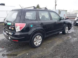 2009 Subaru Forester (Natl) X with VIN JF2SH61619G712126, listed as a IAAI auction lot 41806420 with 85,886 mi miles. Bid and sale history available at carsss.com. Image 4.