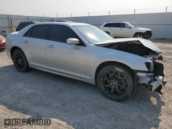 2019 Chrysler 300 S z VIN 2C3CCAGG5KH569376, wystawiony jako Copart lot #60175245 z przebiegiem 67 981 mil mil oraz Szkoda całkowita • Salvage title. Historia ofert i sprzedaży dostępna na DreamBid. Obrazek 4.