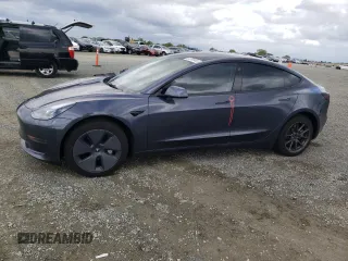 2023 Tesla Model 3 z VIN 5YJ3E1EA7PF395196, wystawiony jako Copart lot #51260465 z przebiegiem 41 119 mil mil oraz Szkoda całkowita • Salvage title. Historia ofert i sprzedaży dostępna na DreamBid. Obrazek 1.