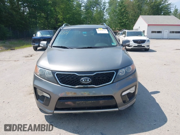 2013 Kia Sorento SX с VIN 5XYKWDA20DG337895, выставлен на аукционе IAAI как лот 42479734 с пробегом 198 291 миль миль и . История ставок и продаж доступна на DreamBid. Изображение 13.