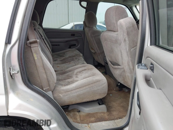 2004 Chevrolet Tahoe LT z VIN 1GNEC13Z24J220275, wystawiony jako IAAI lot #42142833 z przebiegiem 271 725 mil mil oraz . Historia ofert i sprzedaży dostępna na DreamBid. Obrazek 8.