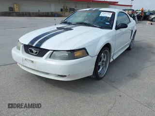 2000 Ford Mustang with VIN 1FAFP4041YF279330, listed as a IAAI auction lot 42047416 with 155,740 mi miles. Bid and sale history available at carsss.com. Image 2.