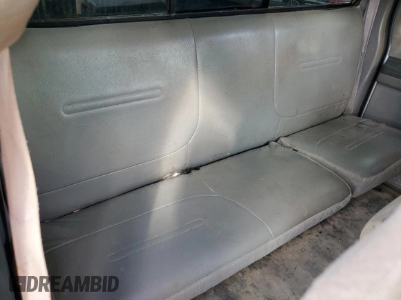2000 Ford F-250 XL with VIN 1FTNX20L5YEC59850, listed as a Copart auction lot 43701075 with 434,882 mi miles and Clean title. Bid and sale history available at DreamBid. Image 10.