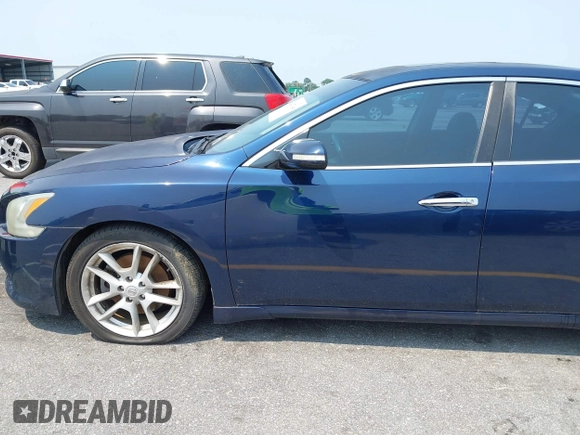 2011 Nissan Maxima SV z VIN 1N4AA5AP7BC843677, wystawiony jako IAAI lot #42407646 z przebiegiem 131 640 mil mil oraz . Historia ofert i sprzedaży dostępna na DreamBid. Obrazek 16.